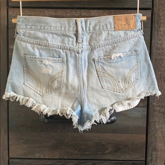 Hollister Distressed Jean Shorts - Picture 5 of 6